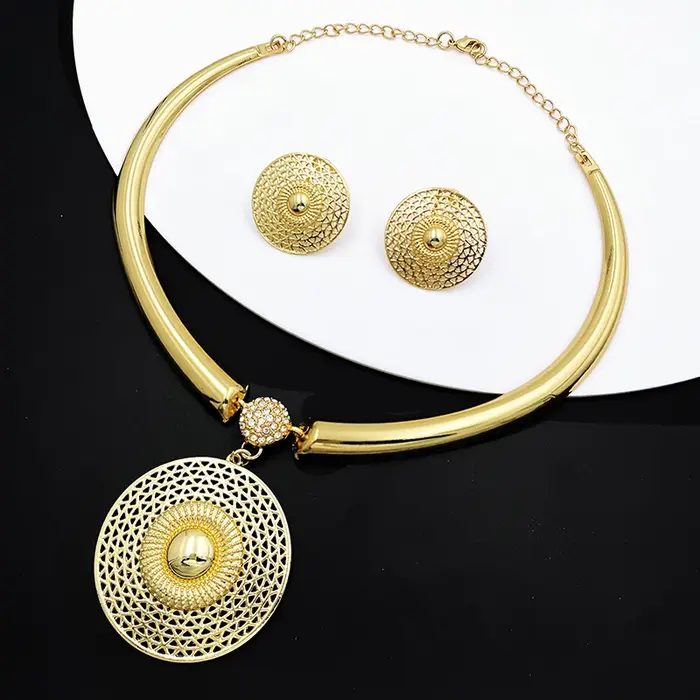 Ensemble collier et boucles d'oreilles plaqué or 18 carats pour femmes