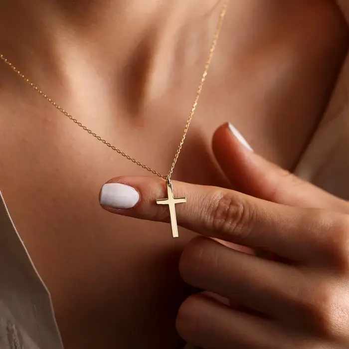 Bijou minimaliste en acier inoxydable doré