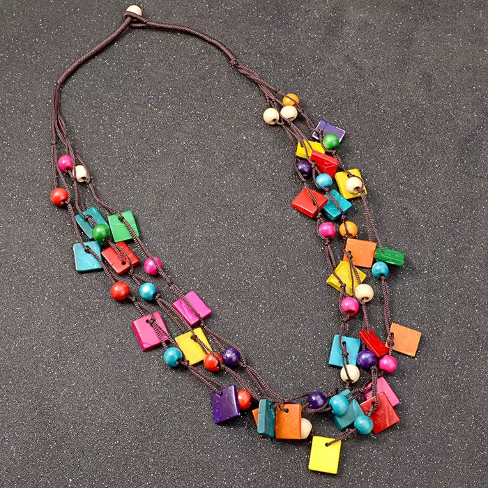 Collier géométrique en bois artisanal pour femmes occasions spéciales soirée élégante cadeau mariage anniversaire