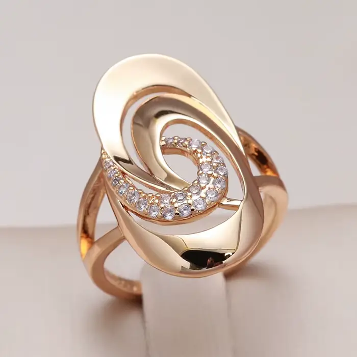 Bague en or rose 585 sertie de zircon naturel pour mariage et occasions spéciales bijoux fins élégants à offrir pour femme