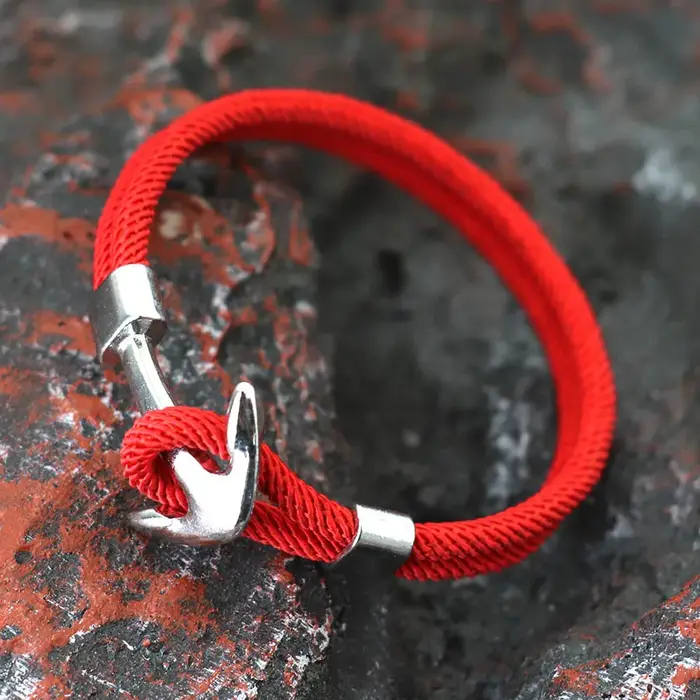 Bracelet ancre pour hommes en fil robuste avec fermoir facile pour aventuriers et amoureux de la mer style sportif ocasions spéciales