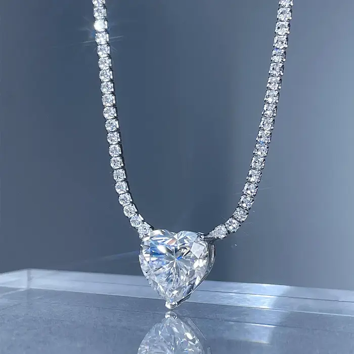 Collier en argent sterling 925 avec pendentif cœur en moissanite 6 carats pour femmes, bijou classique pour anniversaires et autres occasions spéciales