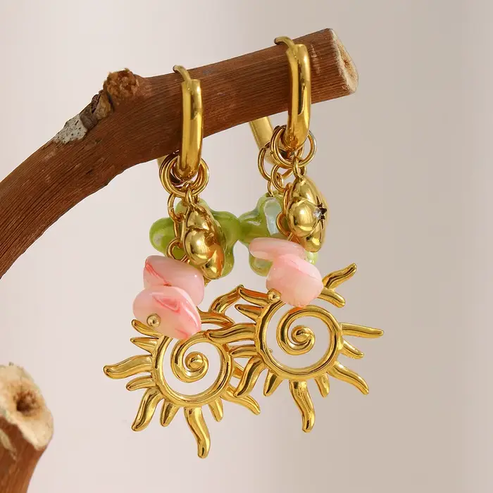 E.B.belle Charmante Petite Boucle d'Oreille Créole en Émail Rose et Vert à Motif Floral avec Pompon, Style Soleil Creux, Décoration Bijoux Estivaux