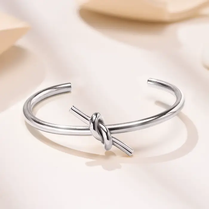 Bracelets à nœuds en acier inoxydable