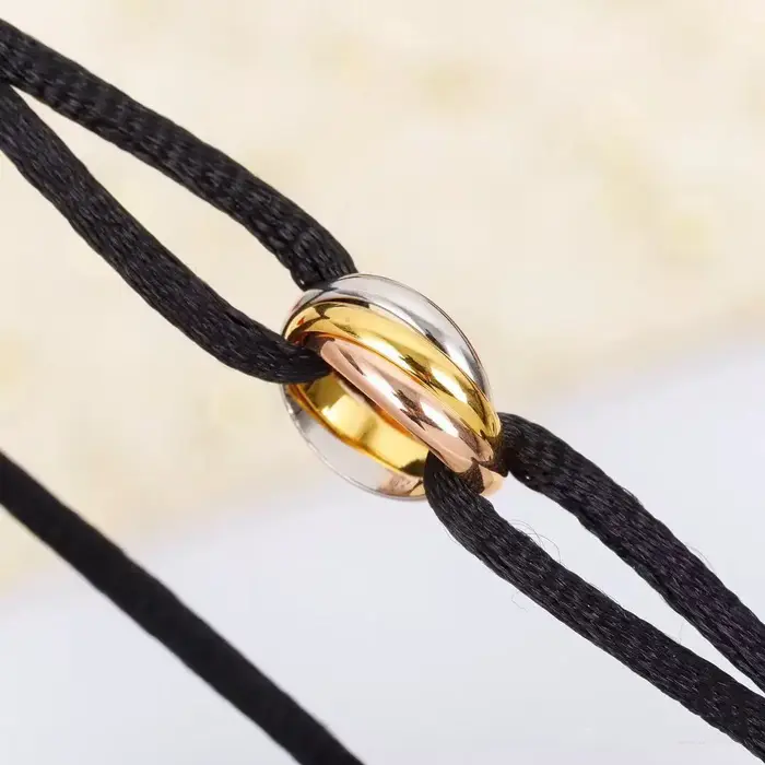 Bracelet de couple en argent 925 à trois anneaux et croix tricolore. Un cadeau de Noël avec couleurs et tailles réglables. N'effaçera jamais son empreinte. Non allergique