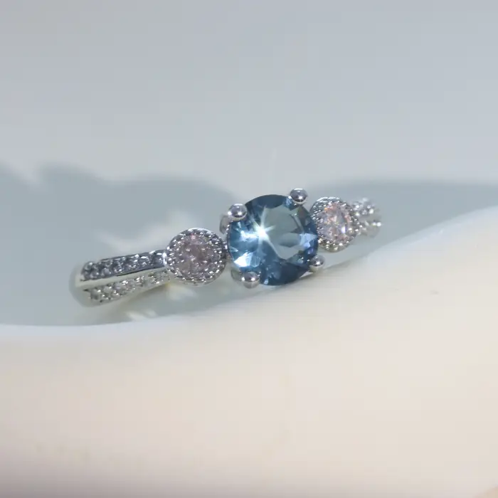 Bague de fiançailles en argent sterling avec topaze bleue pour femme