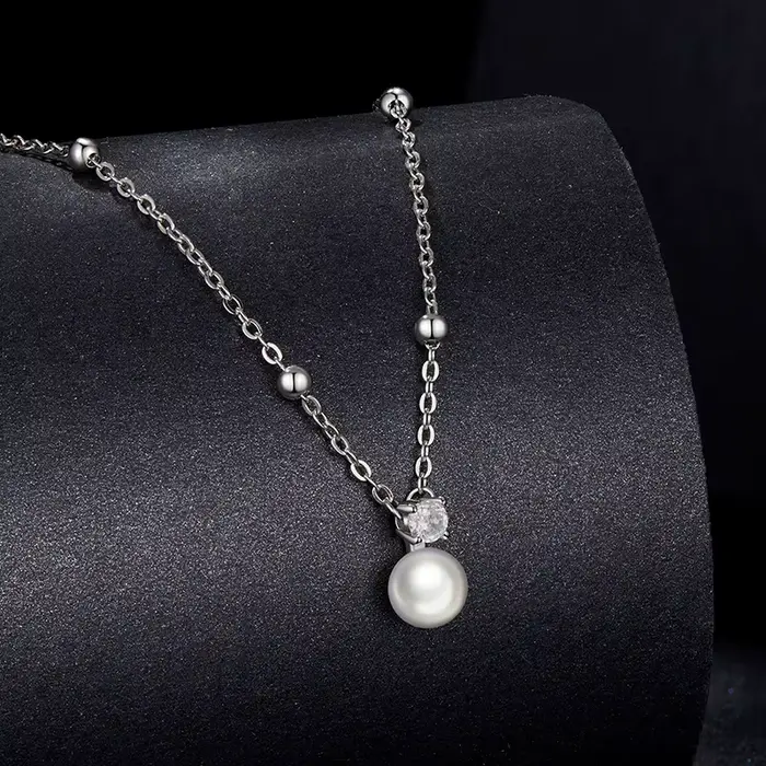 Collier en argent sterling 925 avec pendentif en perles et moissanite pour femmes, bijou certifié, élégant et sophistiqué pour occasions spéciales