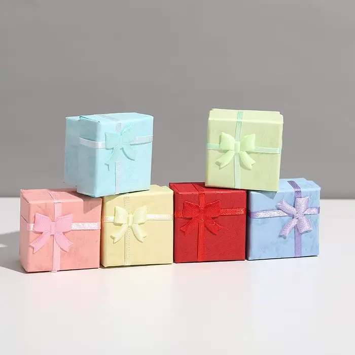 Boîte d'emballage de bijoux multicolores, 12 pièces, boîte à bagues et boucles d'oreilles, porte-cadeau pour bijoux, 4x4x3CM, vente en gros