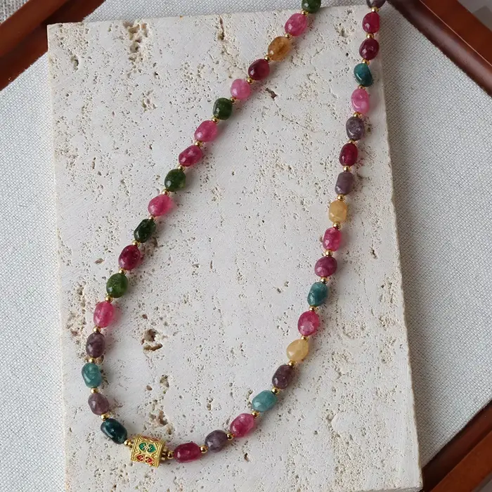 Collier Bohème Tourmaline Naturelle avec Chaîne Corde en Acier Inoxydable et Titane pour Femmes Occasions Spéciales Fêtes Parties