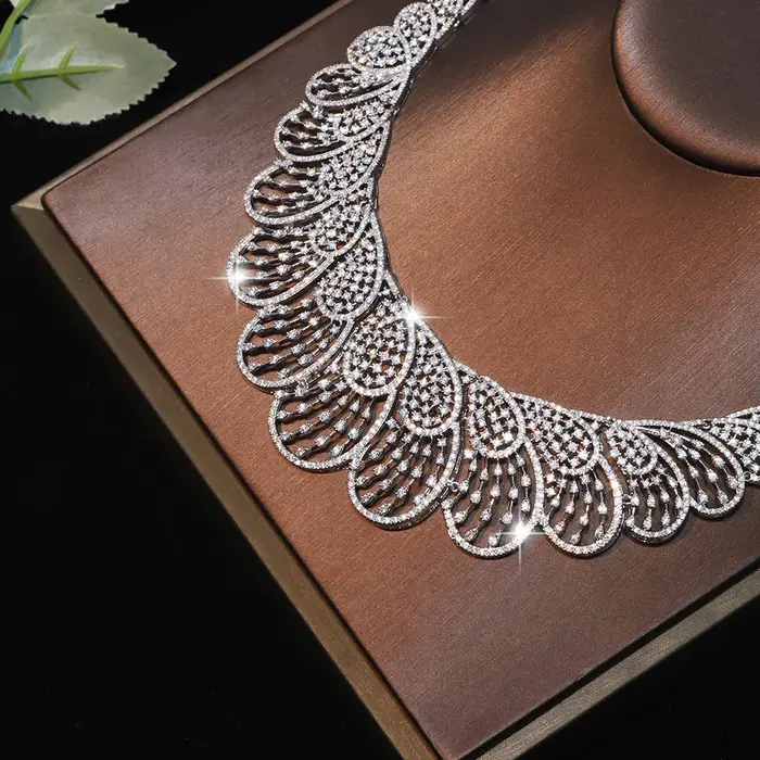 Parures de colliers de luxe en zircon et perles multicouches