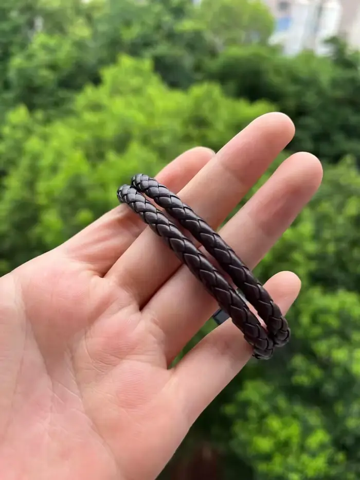 Bracelet en cuir tendance tressé en acier inoxydable pour homme style rétro élégant occasions formelles et décontractées