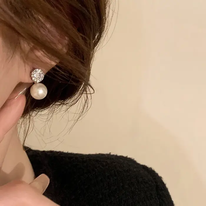 Boucles d'oreilles romantiques en or plaqué platine incrustées de perles en Zircon pour femmes occasions spéciales style classique étincelant à offrir