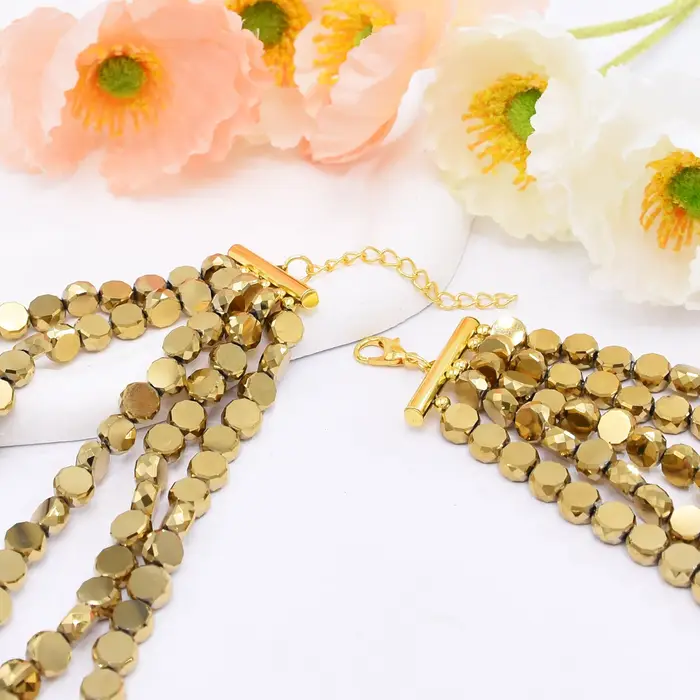Collier bavoir de perles dorées multicouches pour femmes
