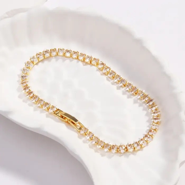 Nouveau Marquise ovale carré coupe luxe couleur argent sur la main Tennis Bracelet
