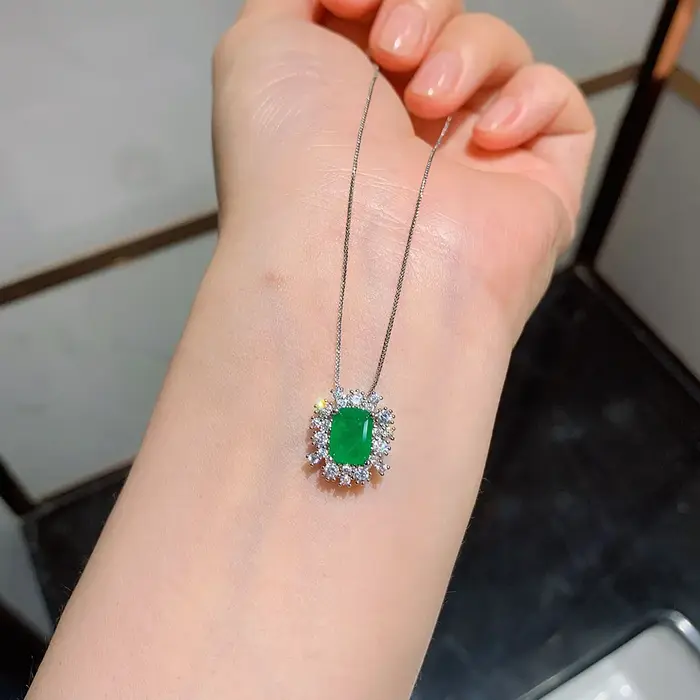 Ensemble de bijoux émeraude pour femmes collier et boucles d'oreilles de mariage et occasions spéciales
