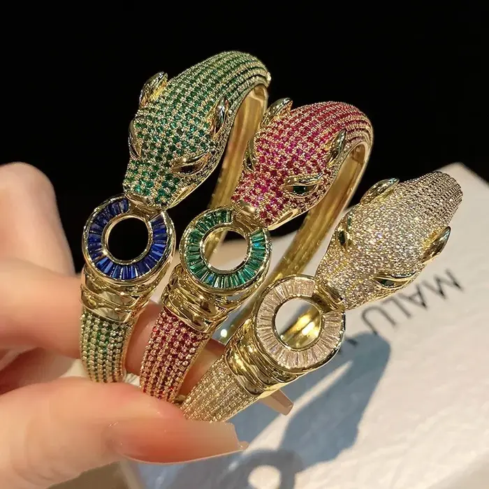 Bracelet léopard de luxe plaqué or 18 carats
