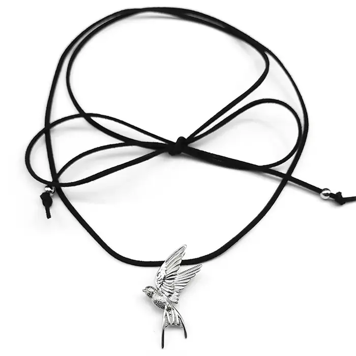 Collier avec pendentif en forme d'hirondelle de printemps pour femmes et filles