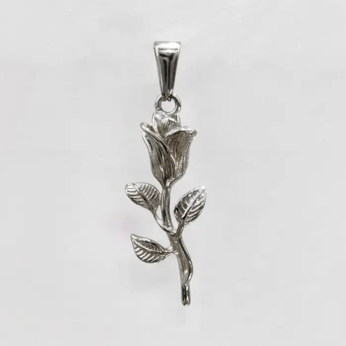 Collier pendentif fleur rose plaqué or pour femme