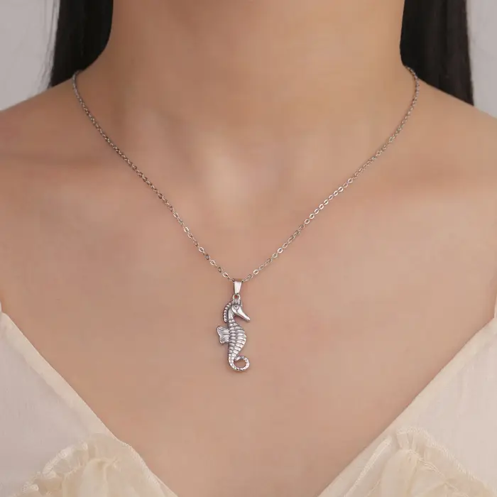 Skyrim-Collier pendentif hippocampe pour femme