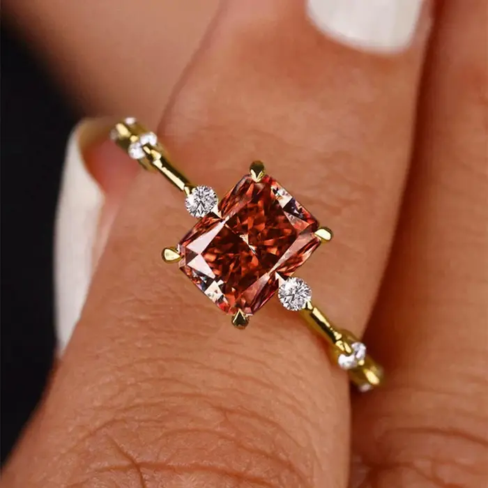 Bague de fiançailles jaune contre-indiqué pour femme
