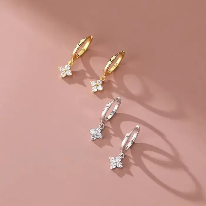 Boucles d'oreilles créoles trèfle en argent sterling 925
