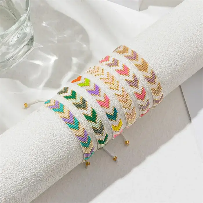 Bracelets en fil blanc pour femmes