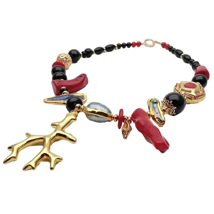 Y.YING – collier Biwa noir perle rouge corail Onyx