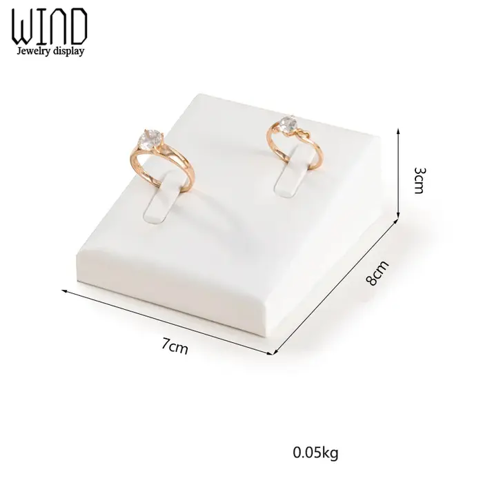 Présentoir à bijoux en cuir blanc