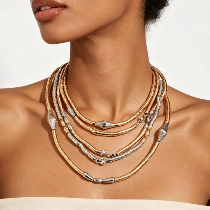 Parures de bijoux fantaisie exagérées pour femmes