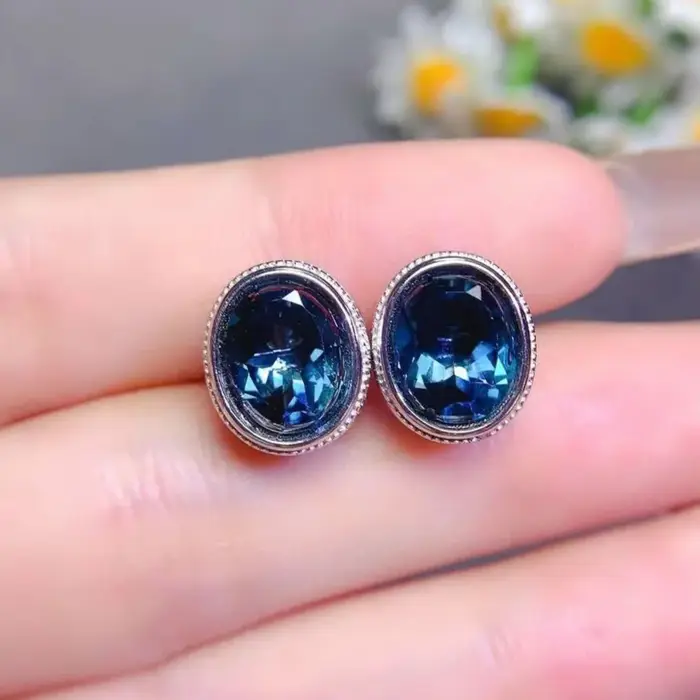 Boucles d'oreilles en topaze naturelle bleu foncé pour femmes de bureau
