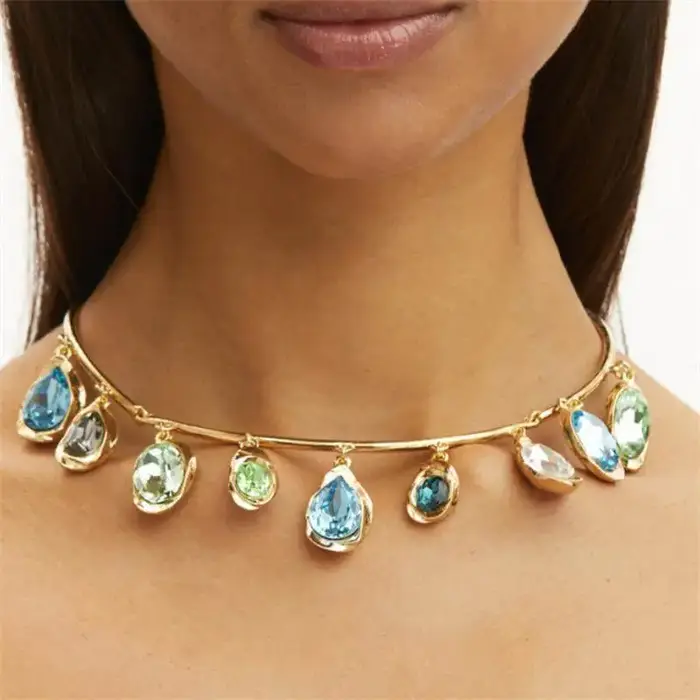 Nouveau collier en cristal brillant