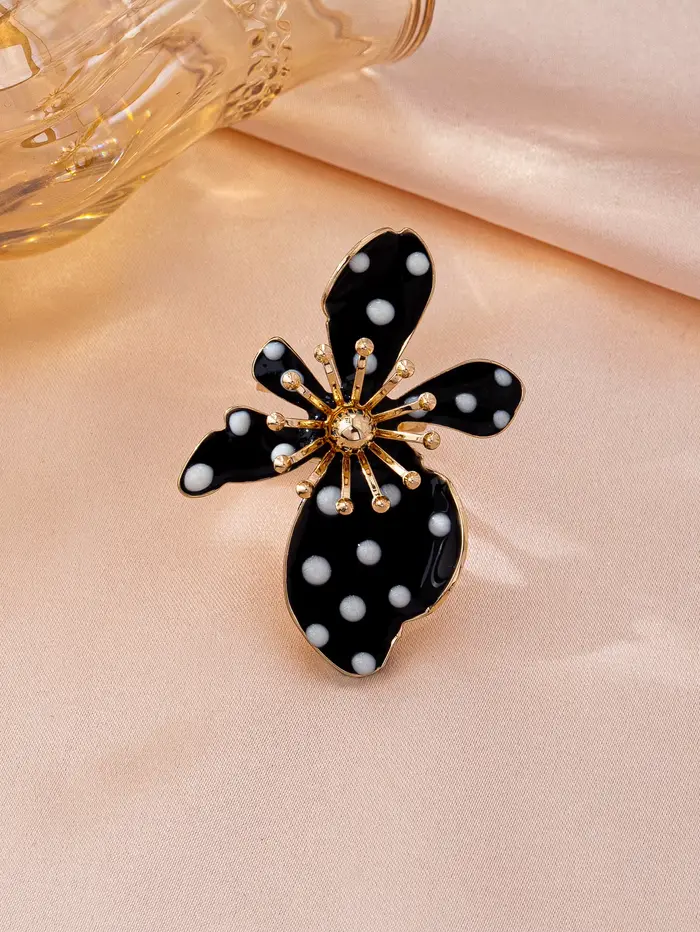 Une bague florale pour femme