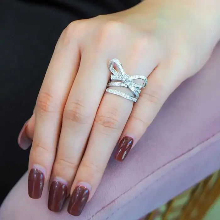 Bague de mariage en arc en zircon brillant et cristal pour femmes occasions spéciales et mariages
