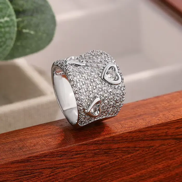 Bague de luxe en forme de cœur pour femmes