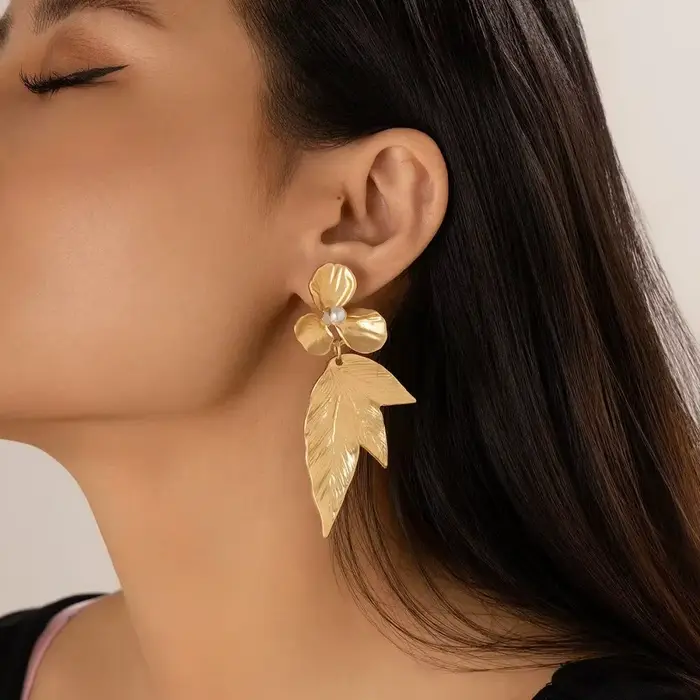 Boucles d'oreilles pendentif feuille créative de style gothique, boucles d'oreilles fleur dorée vintage, cadeaux de fête et de banquet à la mode