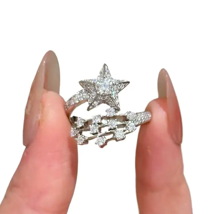 Bagues étoiles créatives incrustées de diamants pour femmes