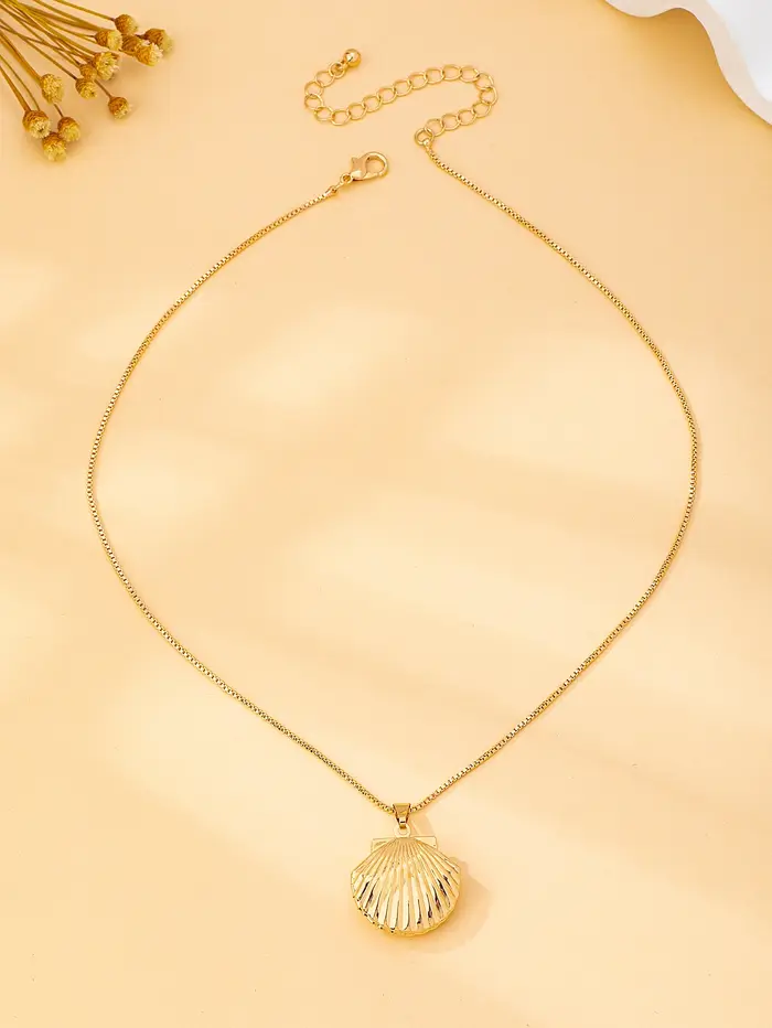 Collier pour femme à la mode de style bohème avec un pendentif en forme de coquillage qui peut être ouvert