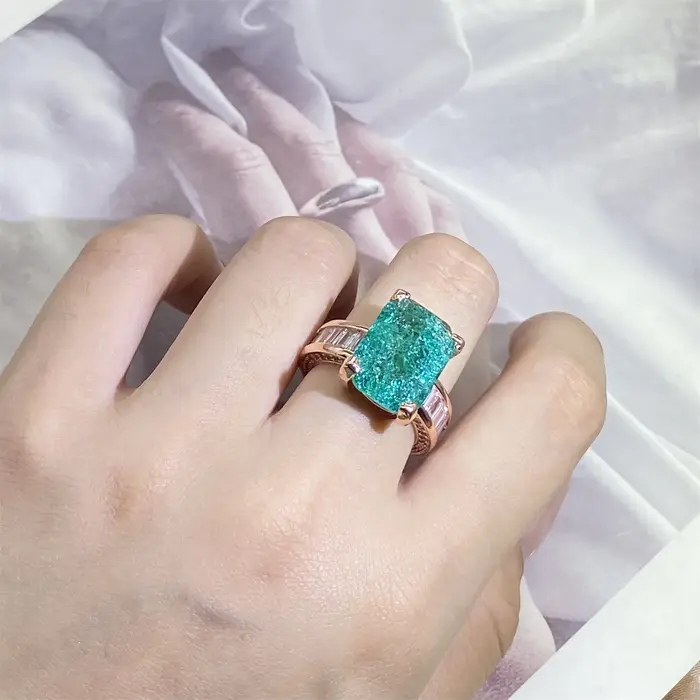 Bague de couple en or avec zirconium et pierres précieuses pour engagement et occasions spéciales bijoux de fiançailles女性订婚和情侣戒指黄金锆石宝石订婚戒指特别场合