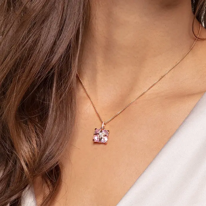 Pendentif étoile plaquée or rose avec pierre cristal pour femmes romantique et fémininoccasion spéciale