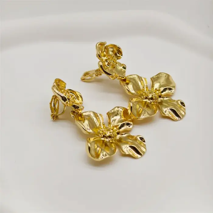 Boucles d'oreilles à clip non percées pour femmes, métal vintage, fleur florale, manchette d'oreille