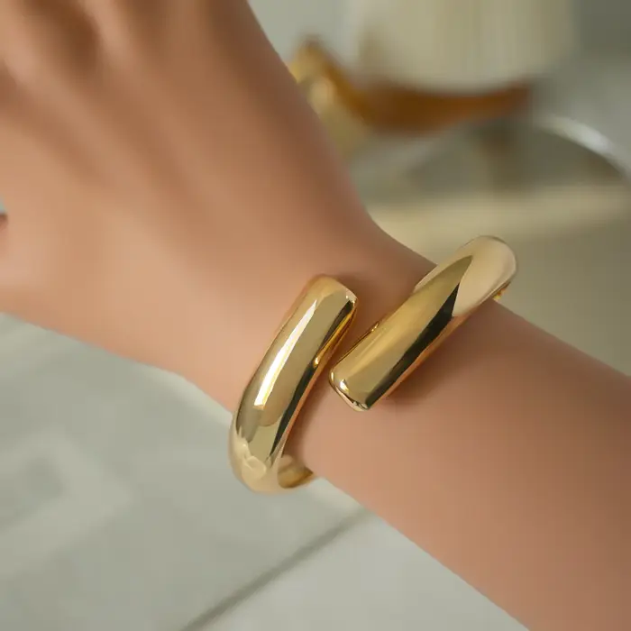 GZJPEI Punk lisse printemps large Bracelet Hip Hop rond gros manchette Bracelet Simple couleur or bi