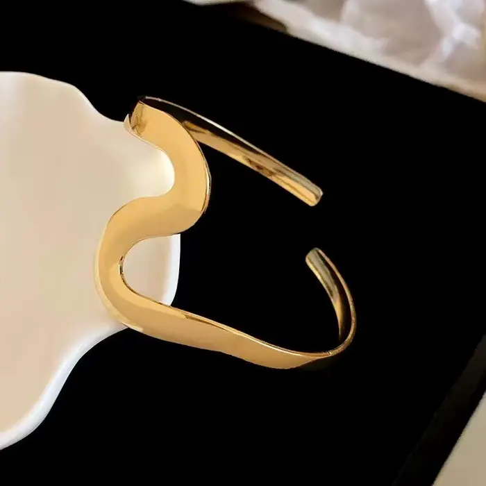 Bracelet ouvert en métal style bohème pour femme, manchette ondulée, bijou de plage, cadeau idéal