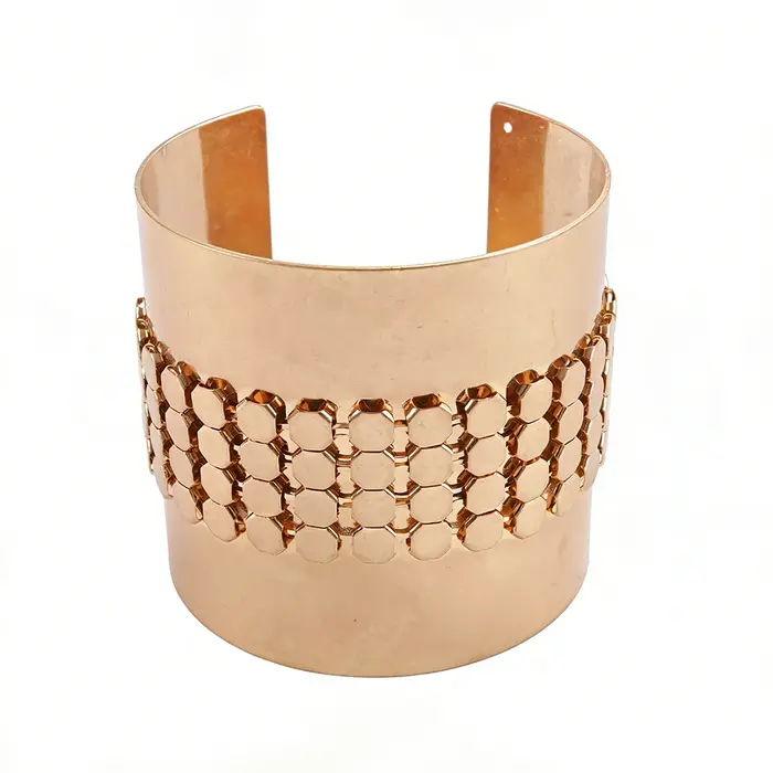 Bracelet manchette large moderne et audacieux en nid d'abeille