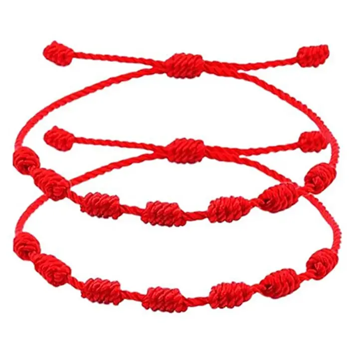 Bracelet à ficelle rouge