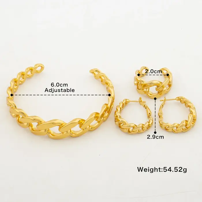 Ensemble de bijoux dorés pour femmes
