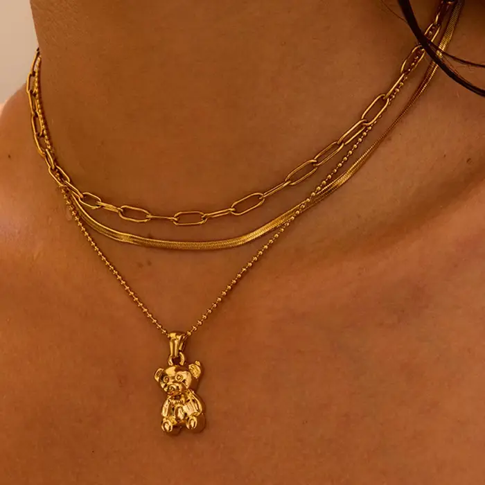 YHTOT minimaliste 18K couleur or plaqué acier inoxydable ours en peluche pendentif collier chaîne empilable chaîne collier dames Accesso