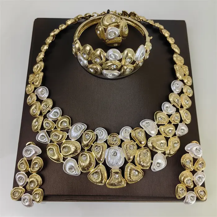 Ensemble de bijoux plaqués or 18 carats pour femmes, collier, boucles d'oreilles, Bracelet et bague,