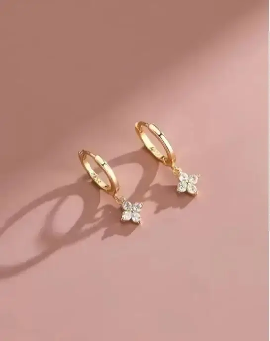 Nouvelle marque de luxe tempérament quatre feuilles fleur Bracelet pour femmes charme couleur or aci