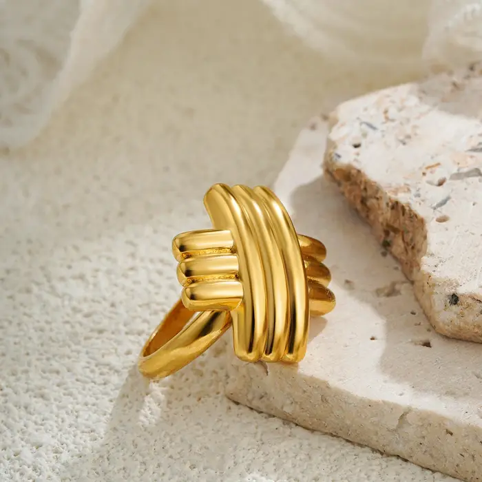 Bagues épaisses torsadées croisées minimalistes plaquées or 18 carats pour femmes pour mariage anniversaire date romantique cadeau amie collègue