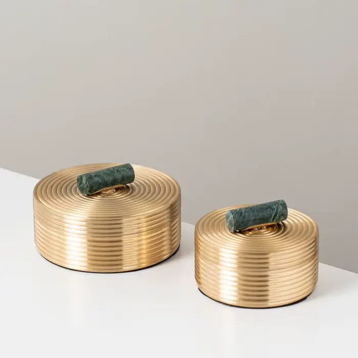 Boîte à bijoux en métal